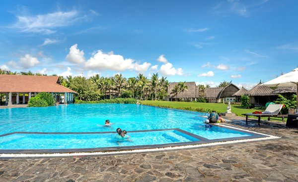 Créez la bâche sur mesure parfaite pour votre piscine