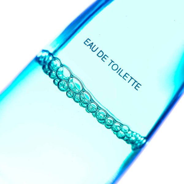 Les astuces du pro pour maintenir une eau cristalline dans votre piscine sans utiliser de skimmer