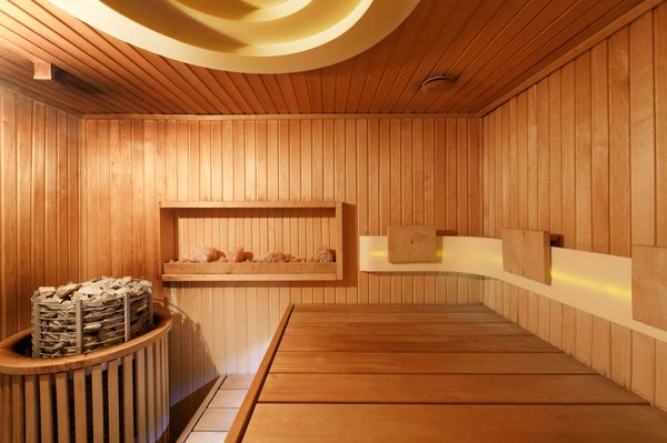 Le sauna tonneau en bois : une immersion panoramique dans la chaleur nordique